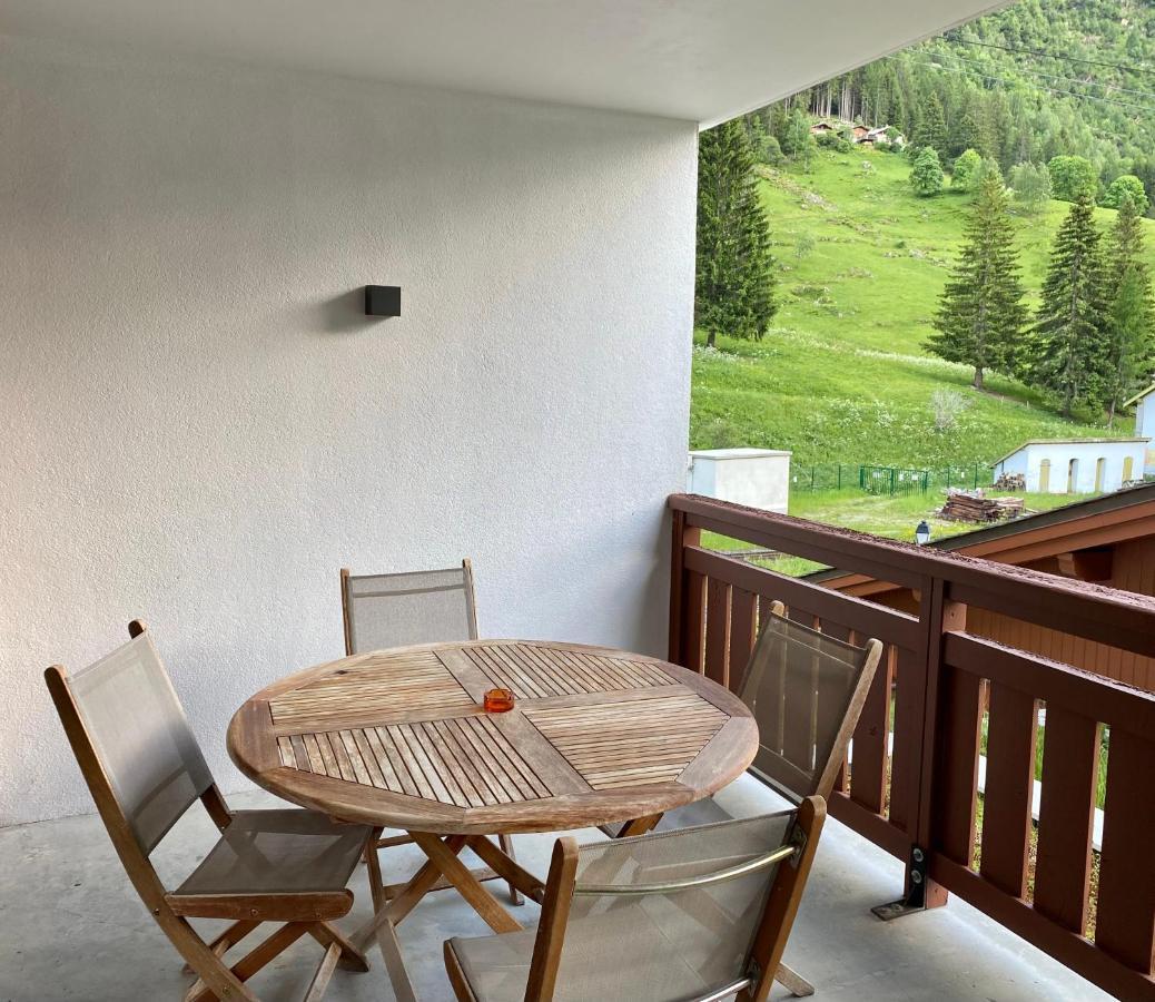 ואלורסן Le Refuge Des Portes Du Mont Blanc מראה חיצוני תמונה